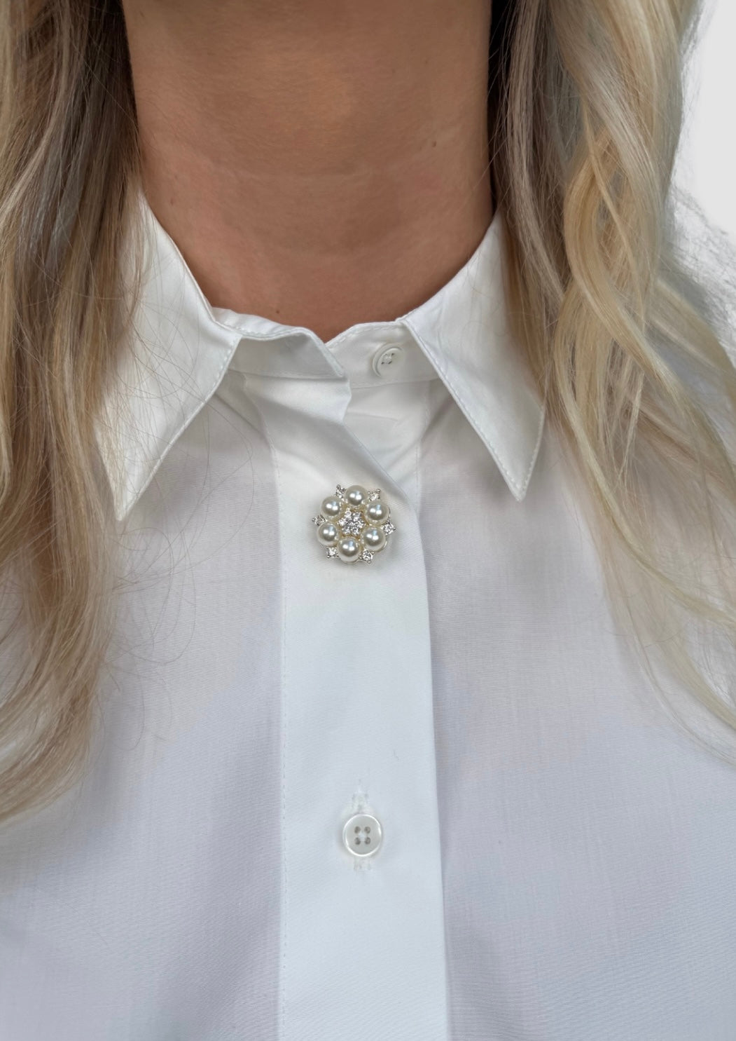 White pearls with stones button charm Silver