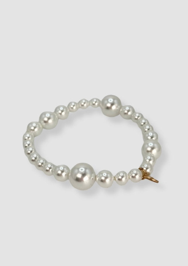 White pearls elastic bracelet