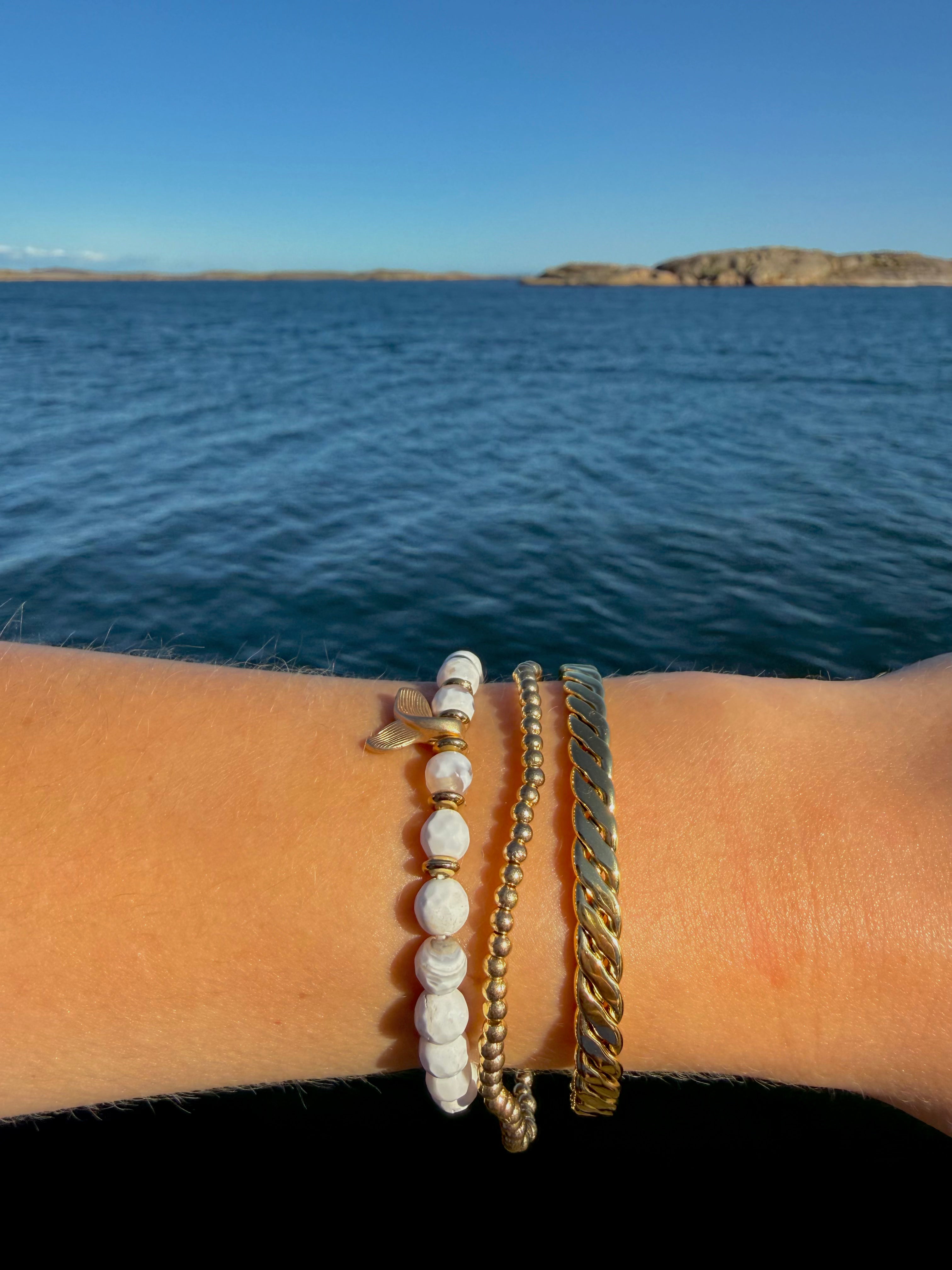 Braided cuff bracelet Gold
